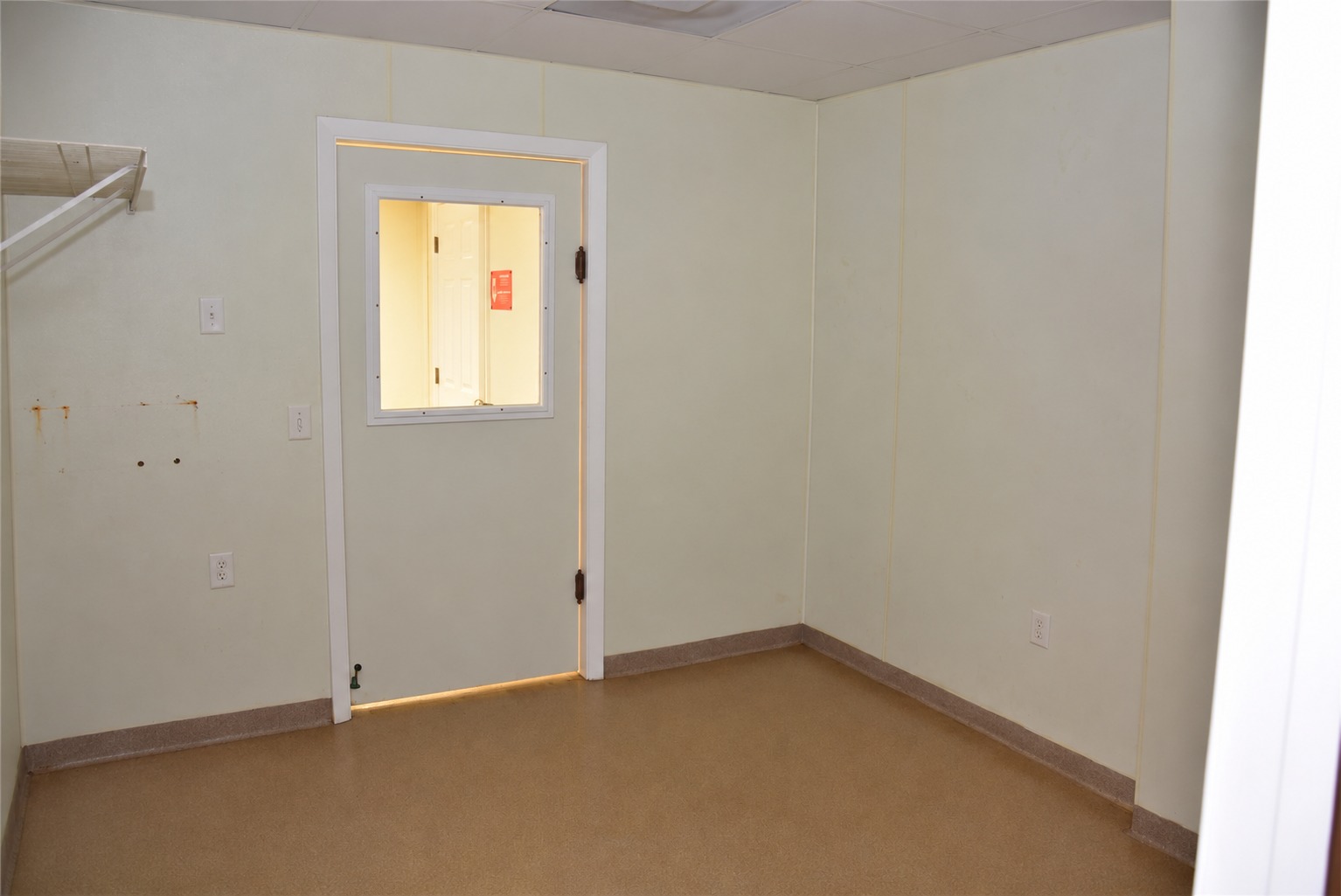 Interior room on the mezzanine, as photographed